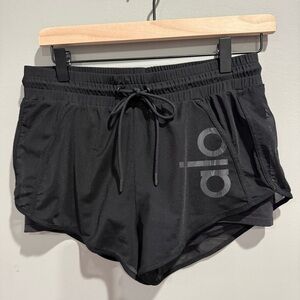 Alo Yoga Ambience Layered Graphic Performance Shorts Sz Small